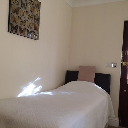 Orsett Hall Habitación foto